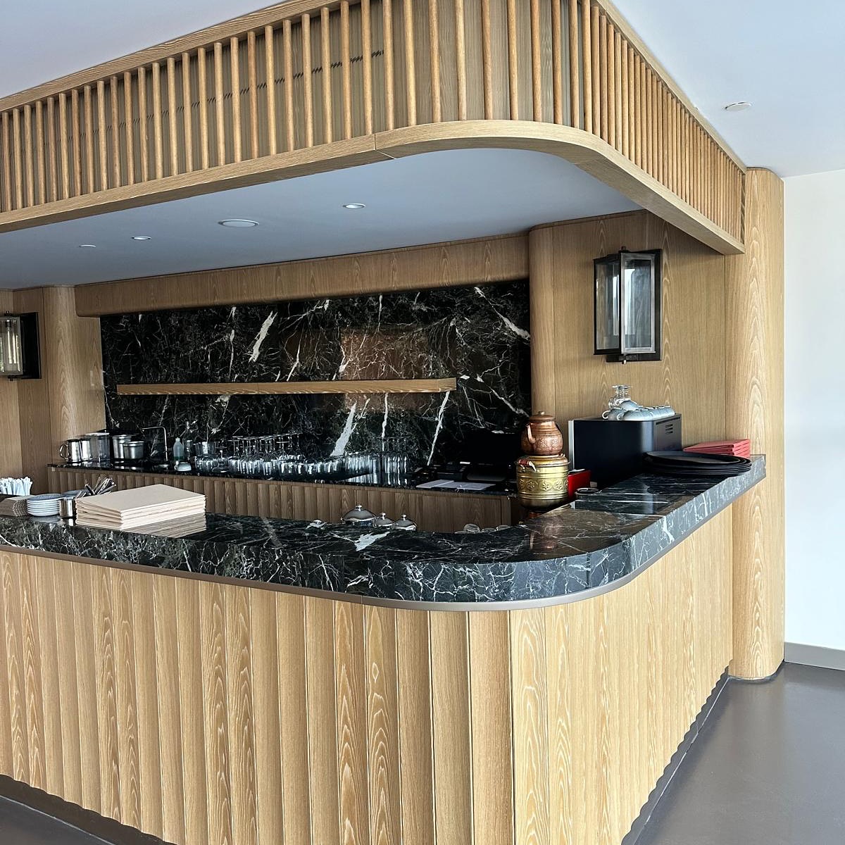 Hefay Mobilya Swissôtel özel proje uygulaması